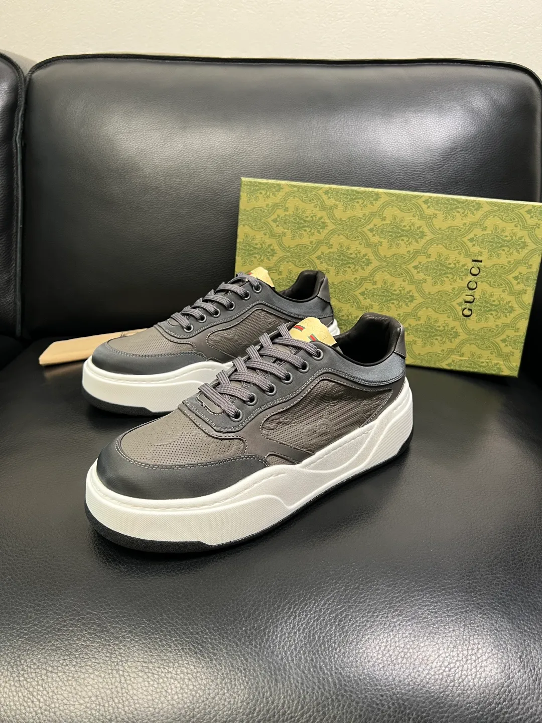 Men's shoes 💰840 Gucci high quality top crafts Gucci counter new original factory configuration, imported cowhide fabric from Italy, imported cowhide lining, breathable and comfortable, sole: original factory special supply original sole super comfortable, original factory and single goods, welcome to compare, code number 38-44 (customized 45 46)